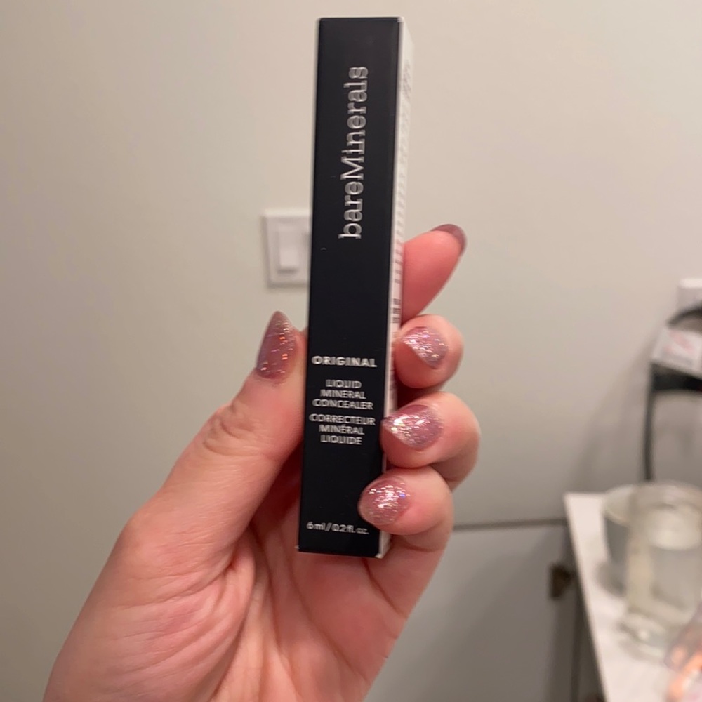 Bare minerals liquid mineral concealer NIB shade light / med 2.5n